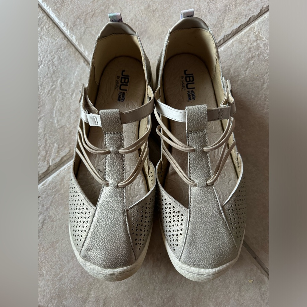 JBU comfort shoes